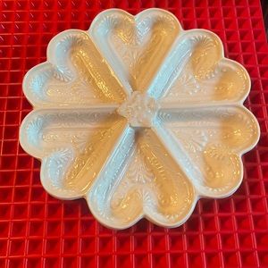 AAA ANTIQUE HEART SEGMENTED 8 INCH PLATE